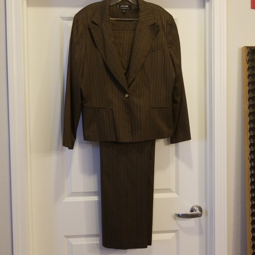 A Cute Pant Suit!